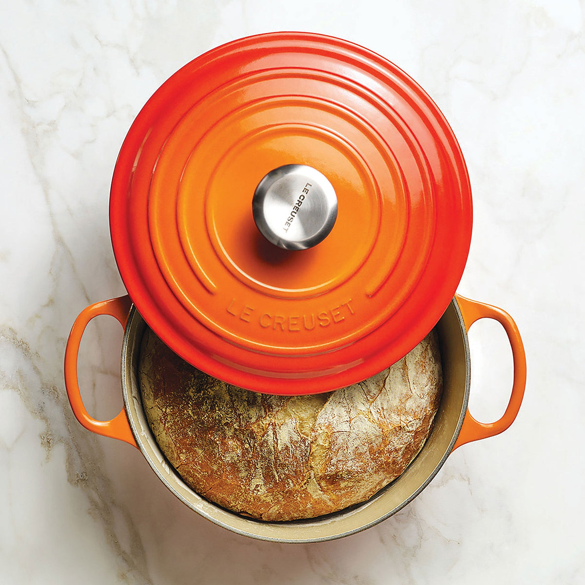Le Creuset Signature Cast Iron 5.5-quart Flame Round Dutch Oven