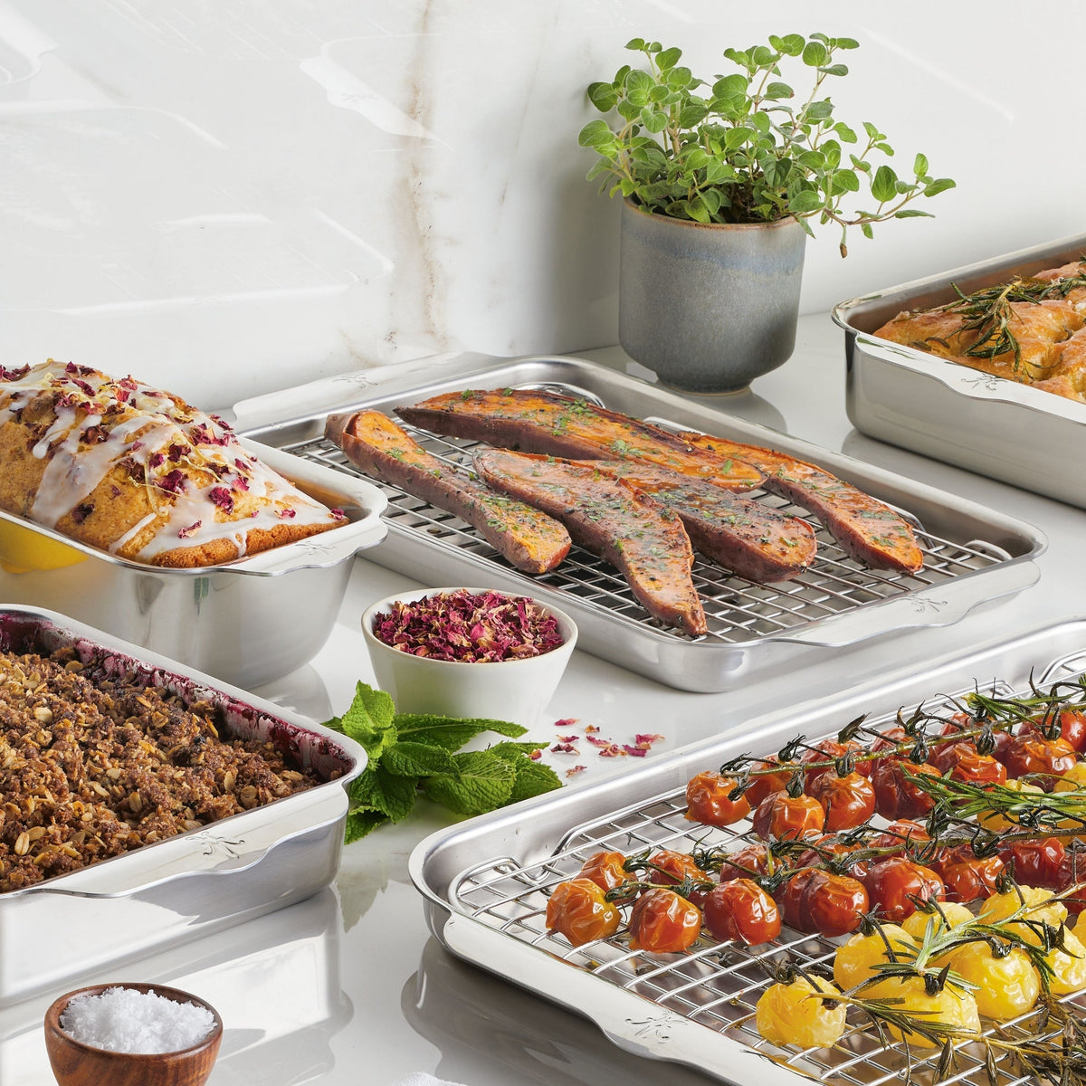 Hestan OvenBond Tri-Ply Medium Sheet Pan with Rack, 12x15"