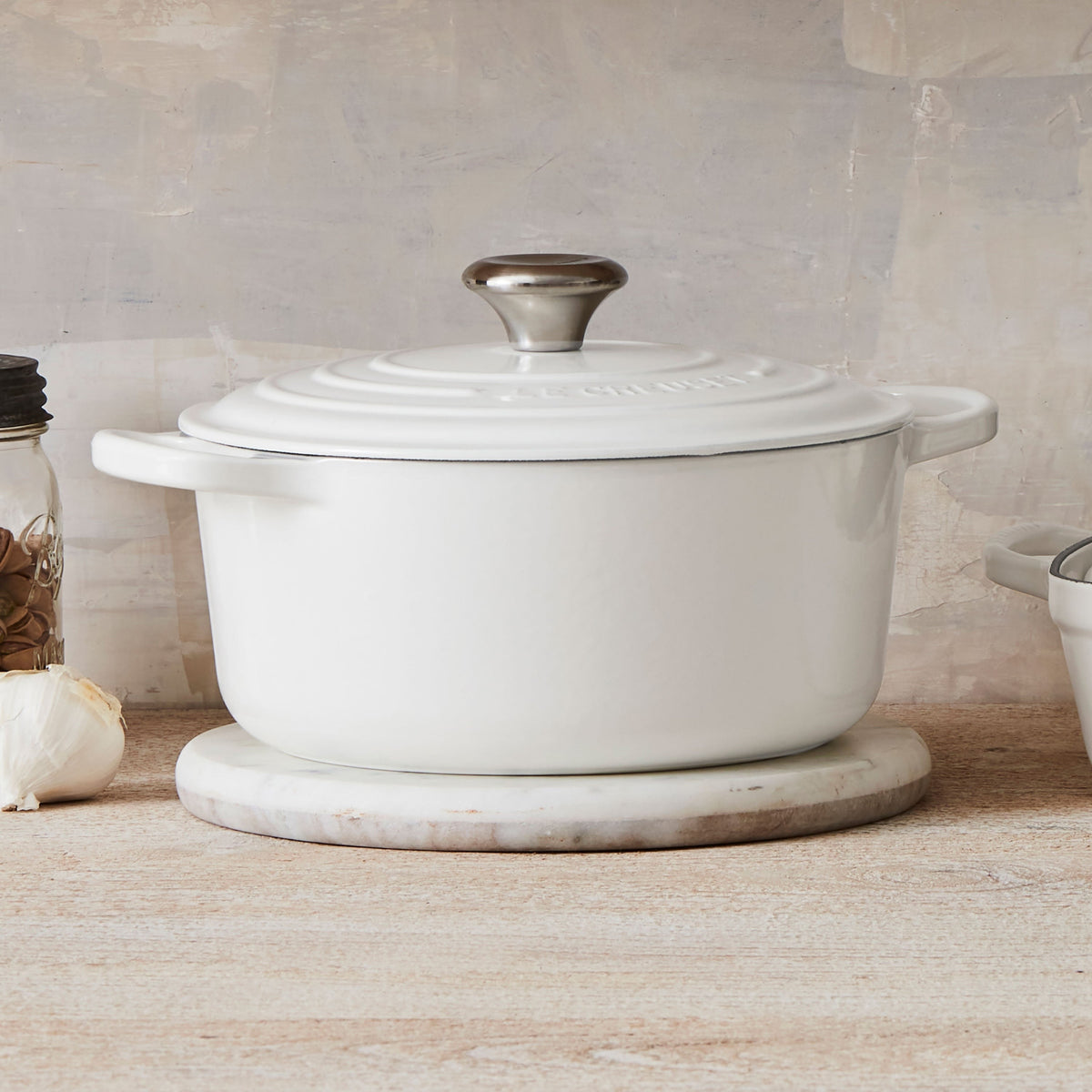 Le Creuset Signature Cast Iron 5.5-quart White Round Dutch Oven