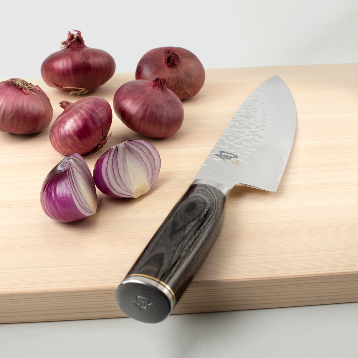 Shun 20" x 14" x 1" Hinoki Cutting Board with Juice Groove