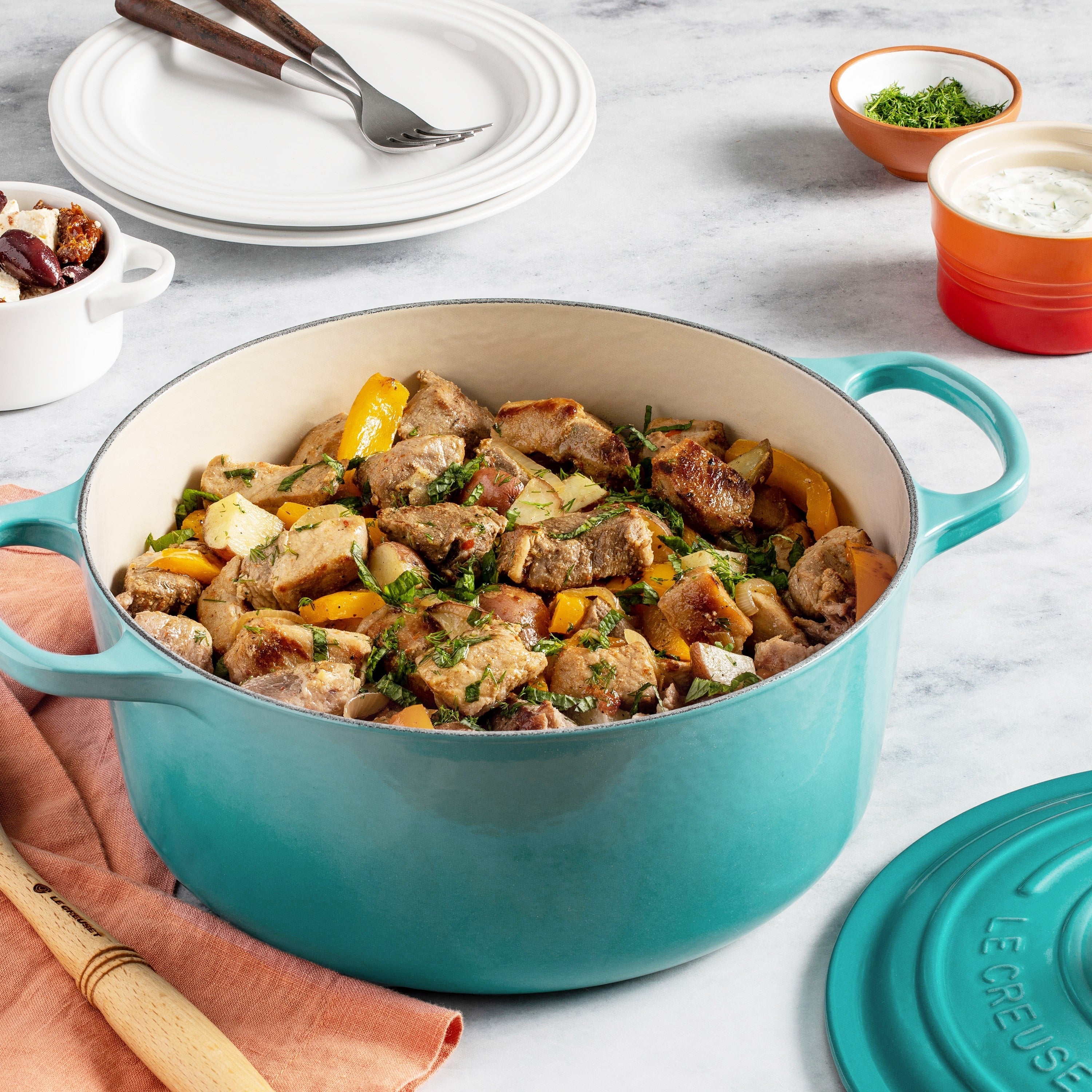 Le Creuset Signature Cast Iron 5.5-quart Caribbean Round Dutch Oven