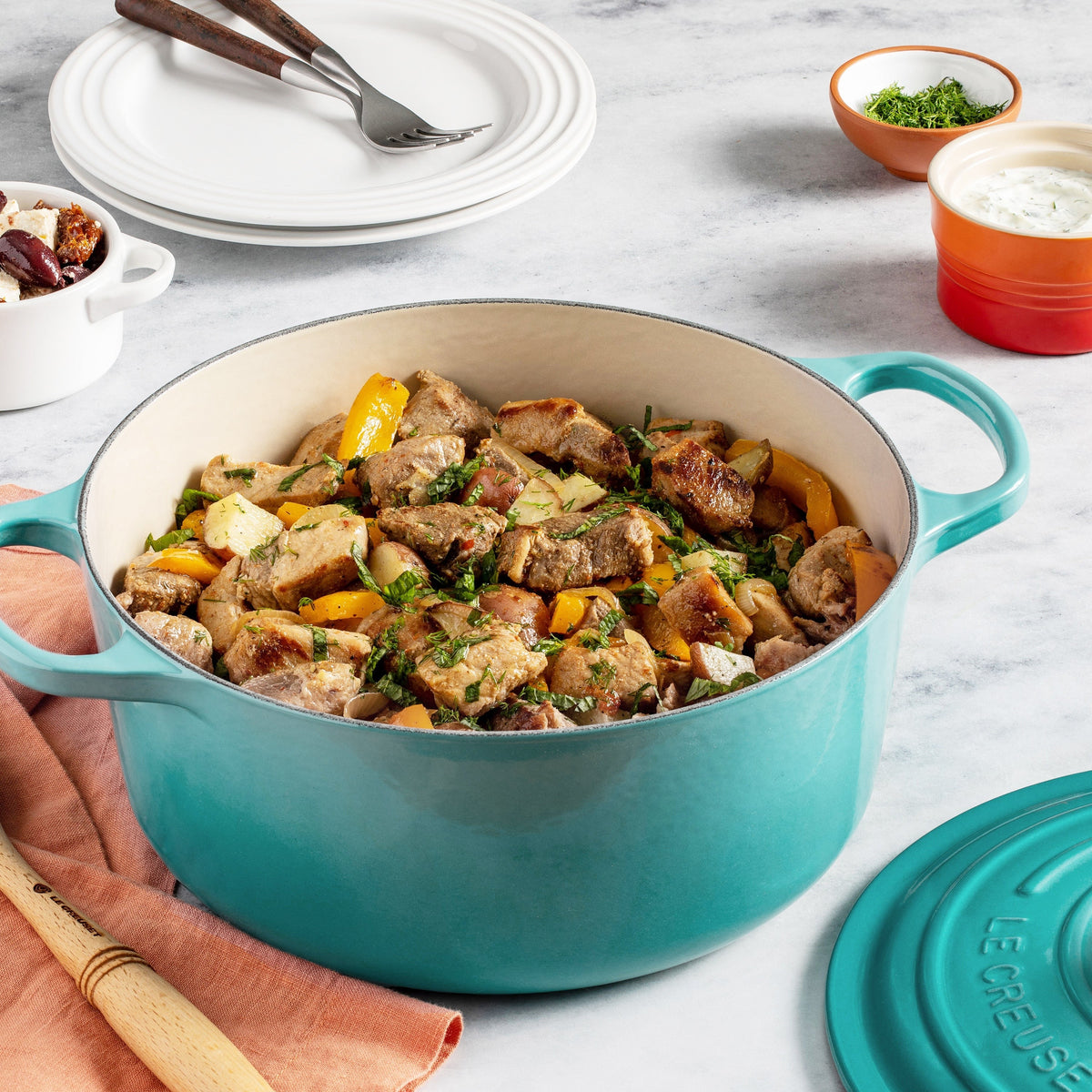 Le Creuset Signature Cast Iron 5.5-quart Caribbean Round Dutch Oven