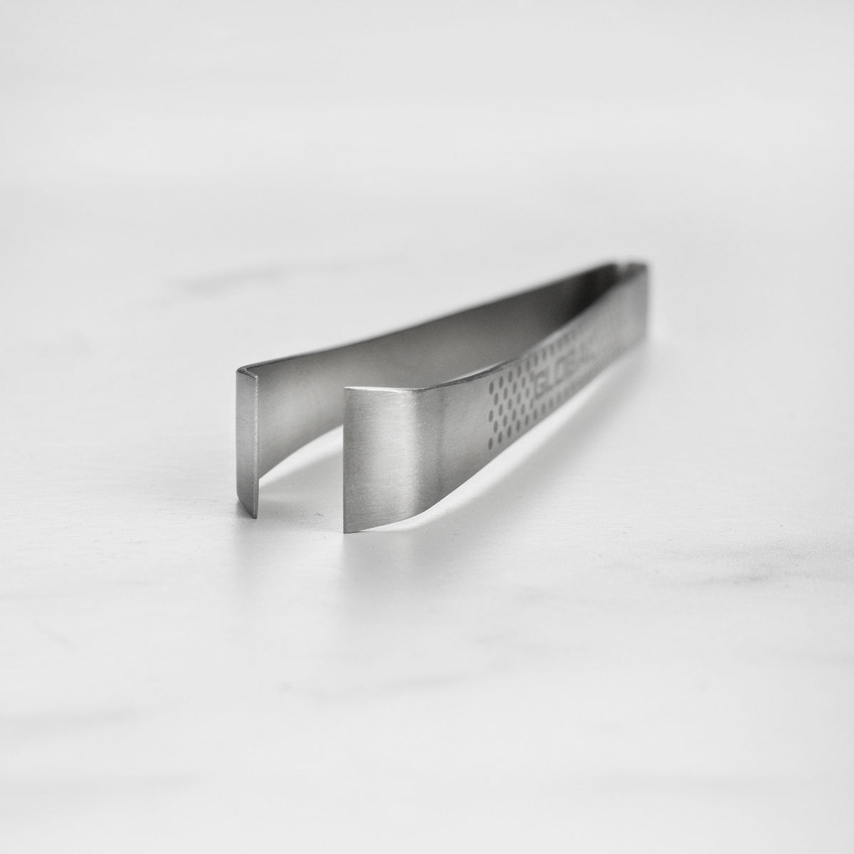 Global 4.5" Fish Bone Tweezers