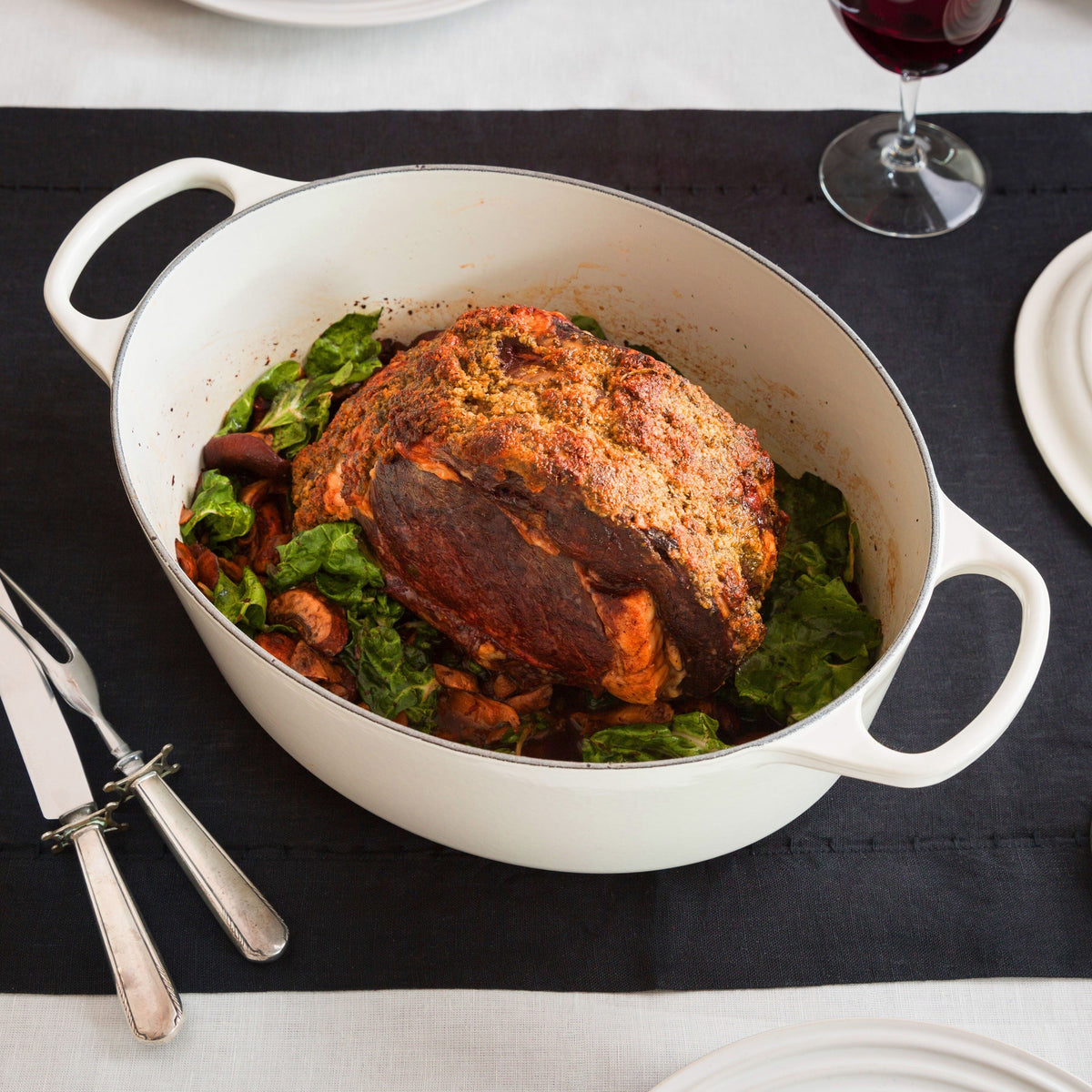Le Creuset Signature Cast Iron 9.5-quart White Oval Dutch Oven