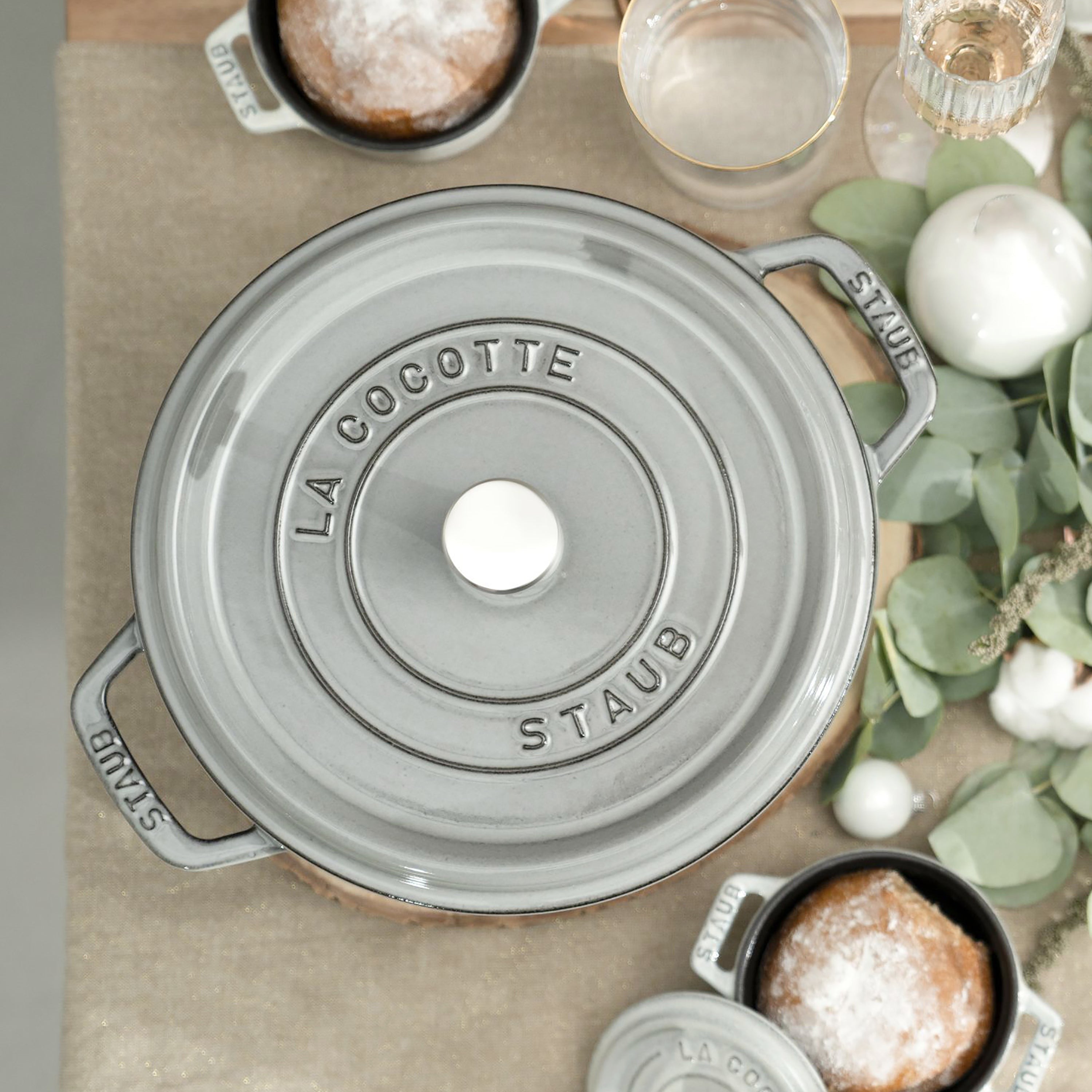 Staub 7-quart Graphite Gray Round Dutch Oven