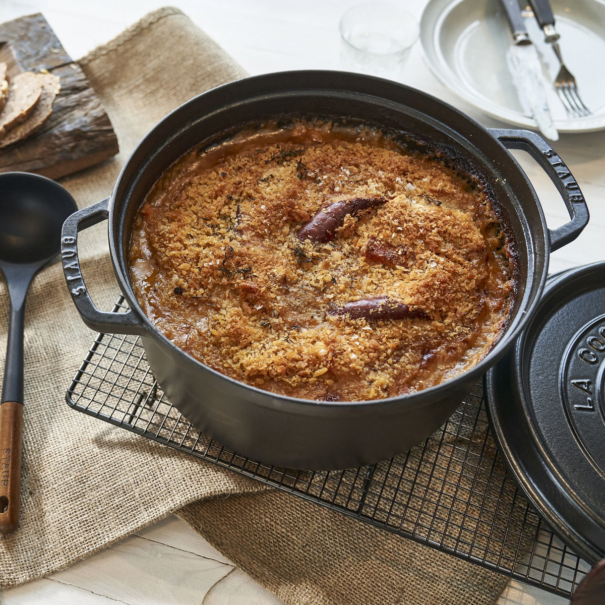 Staub 9-quart Matte Black Round Dutch Oven