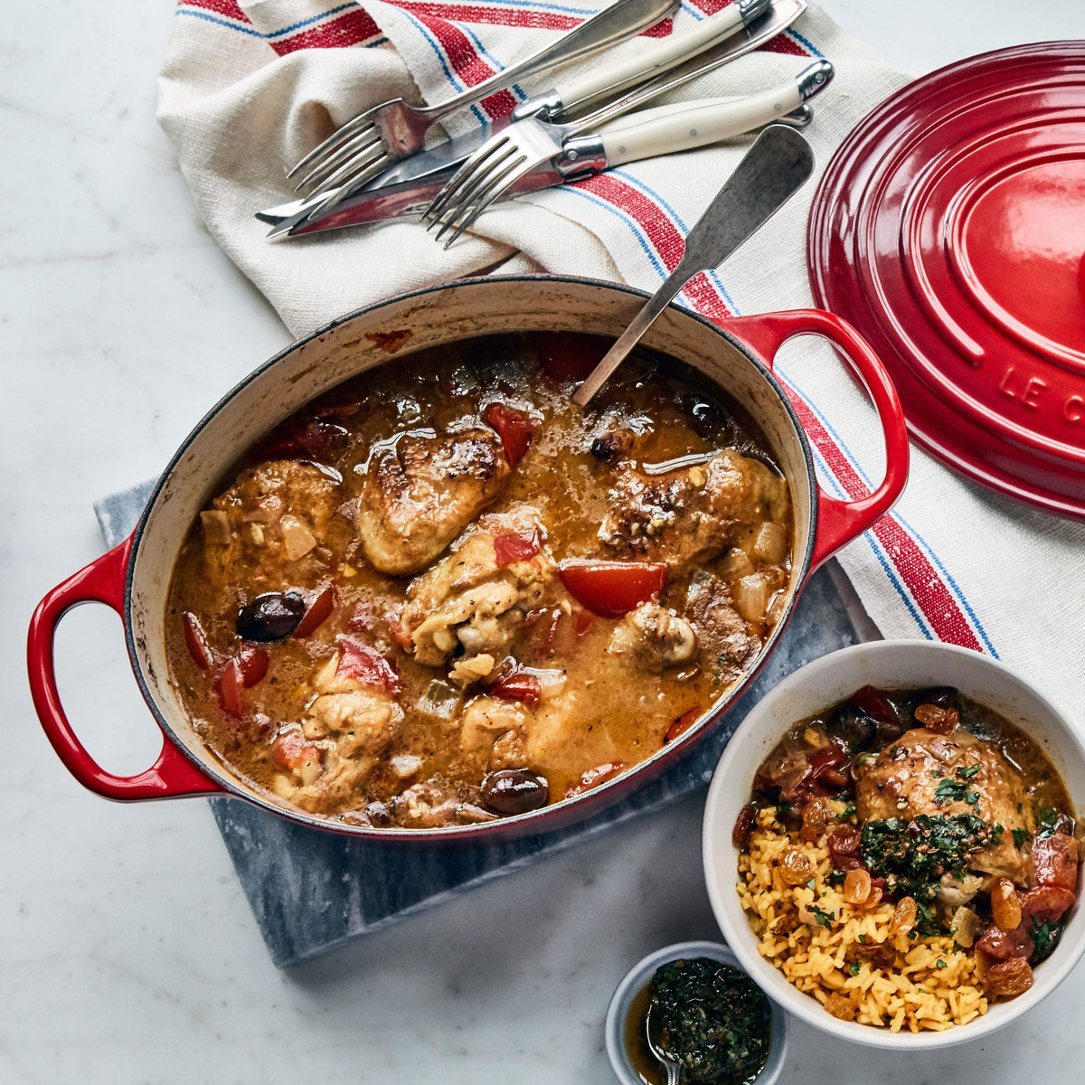 Le Creuset Signature Cast Iron 9.5-quart Cerise Oval Dutch Oven