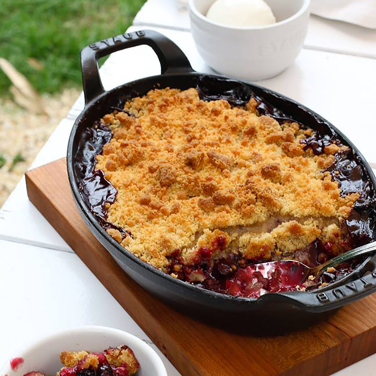 Staub Cast Iron 12.5" x 9" Matte Black Oval Au Gratin