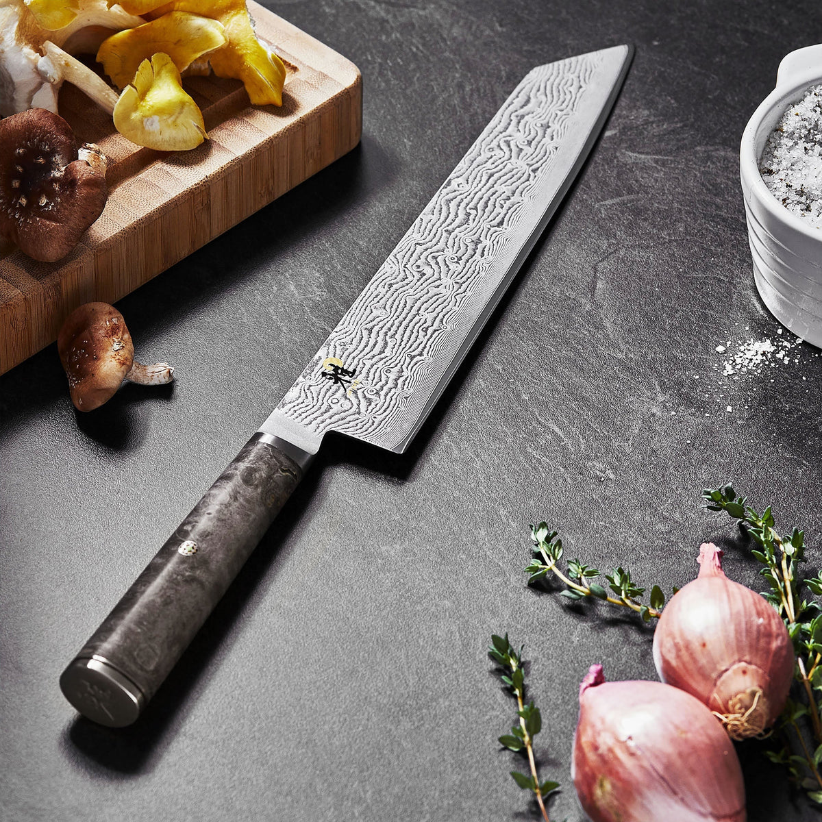 Miyabi Black 8 Piece Magnetic Easel Knife Set