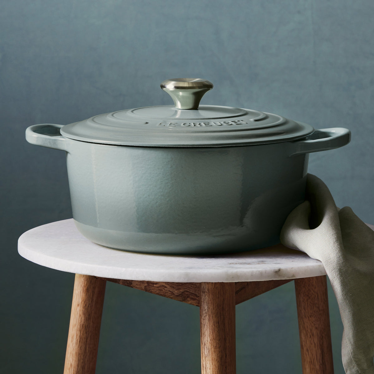 Le Creuset Signature Cast Iron 5.5-quart Sea Salt Round Dutch Oven