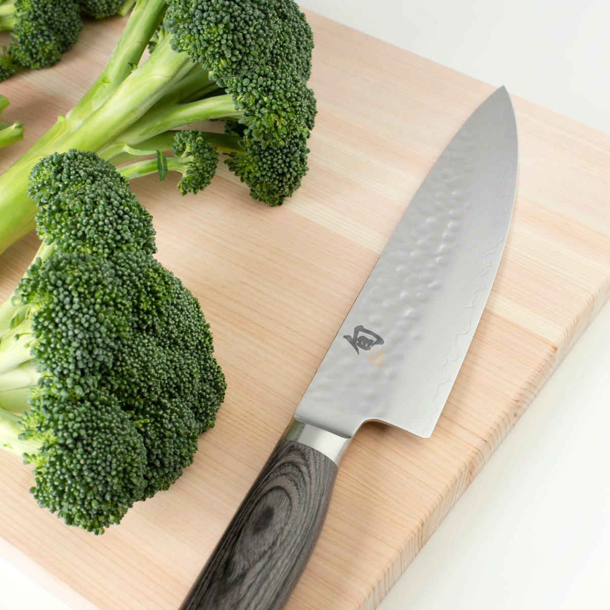 Shun 15.75" x 10.75" x 0.5" Hinoki Cutting Board