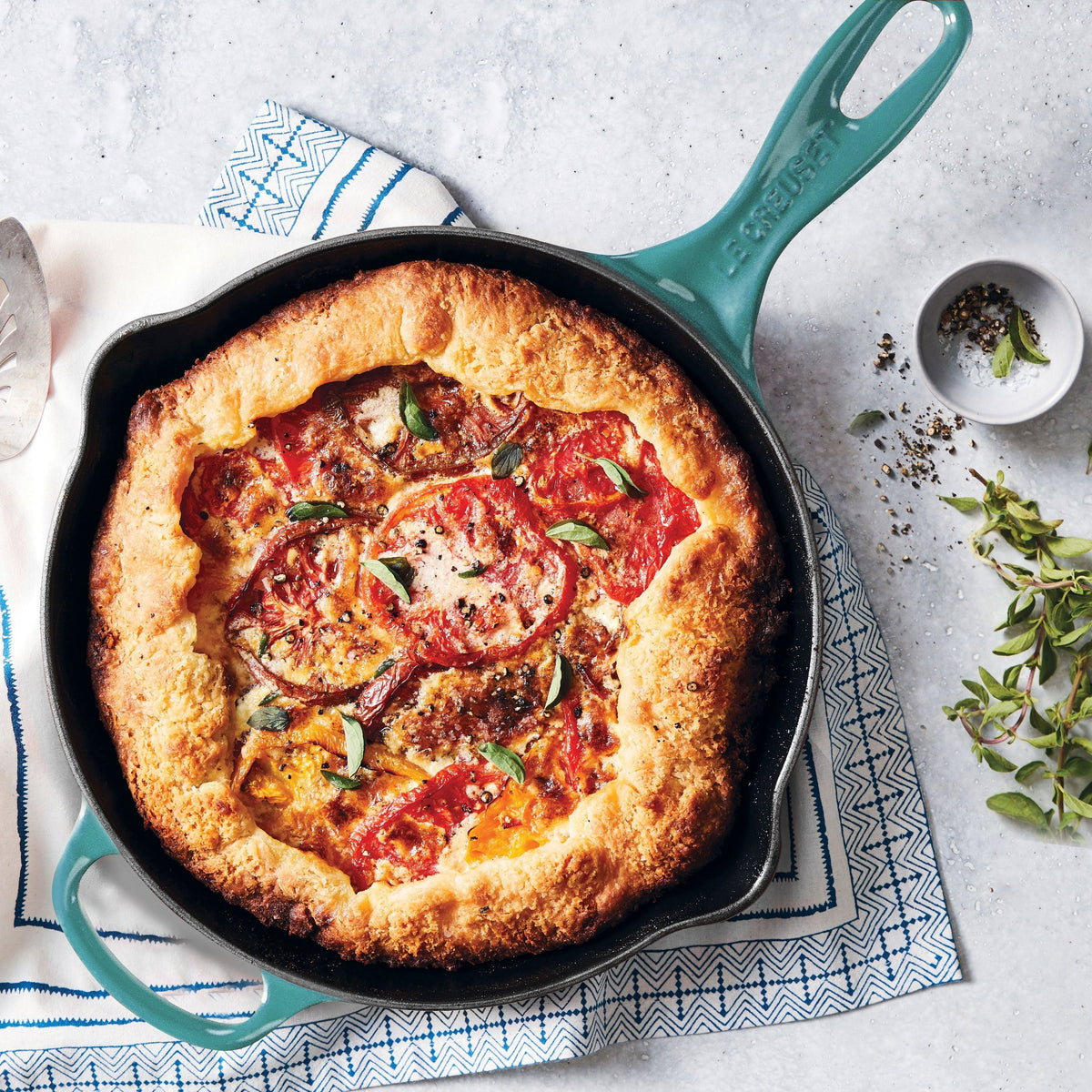 Le Creuset Signature Cast Iron 9" Bleu Riviera Skillet
