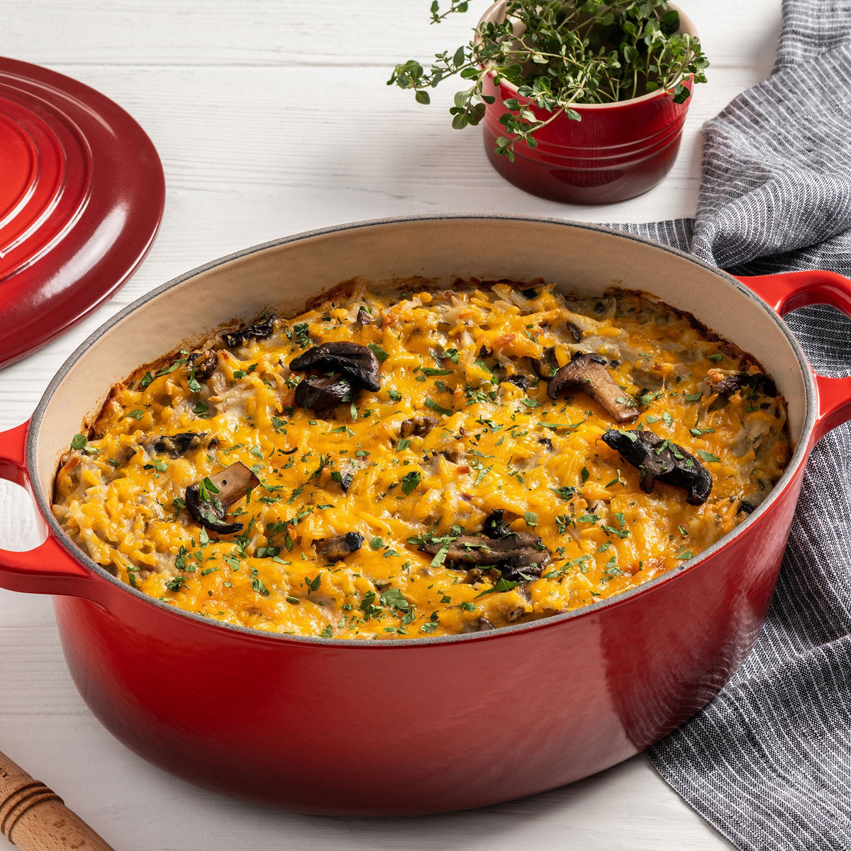 Le Creuset Signature Cast Iron 6.75-quart Cerise Oval Dutch Oven
