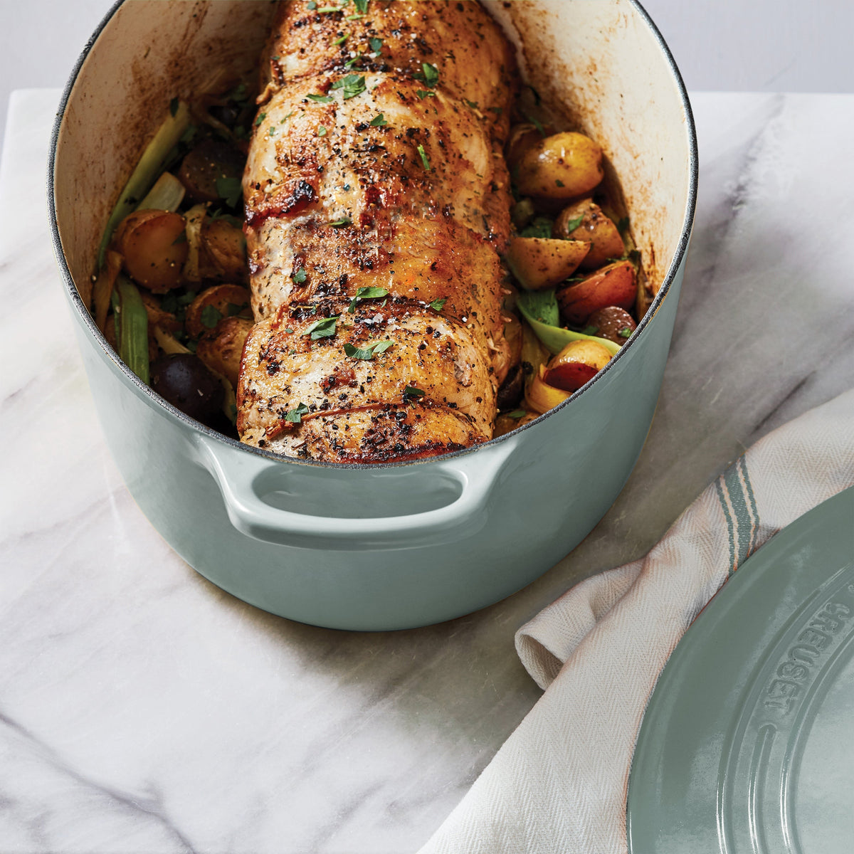 Le Creuset Signature Cast Iron 6.75-quart Sea Salt Oval Dutch Oven