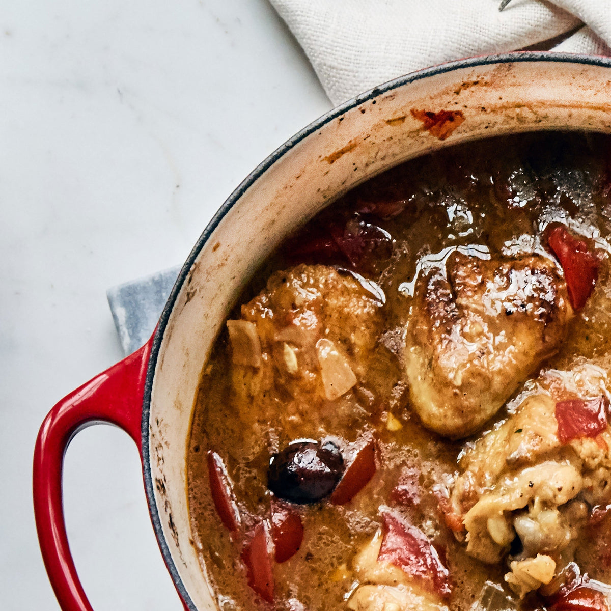 Le Creuset Signature Cast Iron 2-quart Cerise Round Dutch Oven