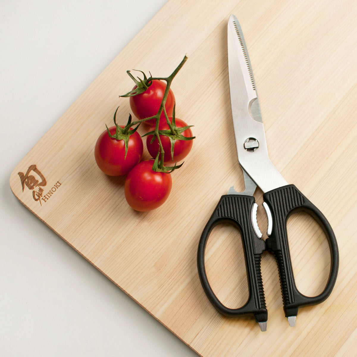 Shun 15.75" x 10.75" x 0.5" Hinoki Cutting Board