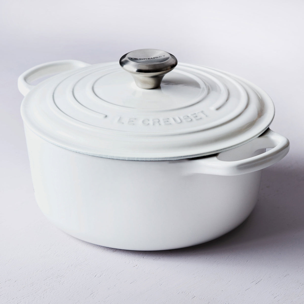 Le Creuset Signature Cast Iron 9-quart White Round Dutch Oven