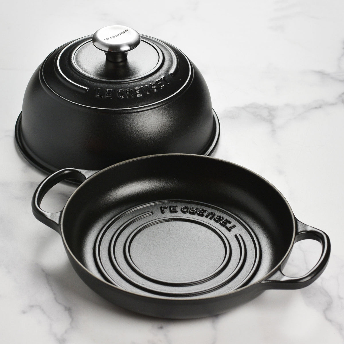 Le Creuset Signature Cast Iron 9.5" Licorice Bread Oven