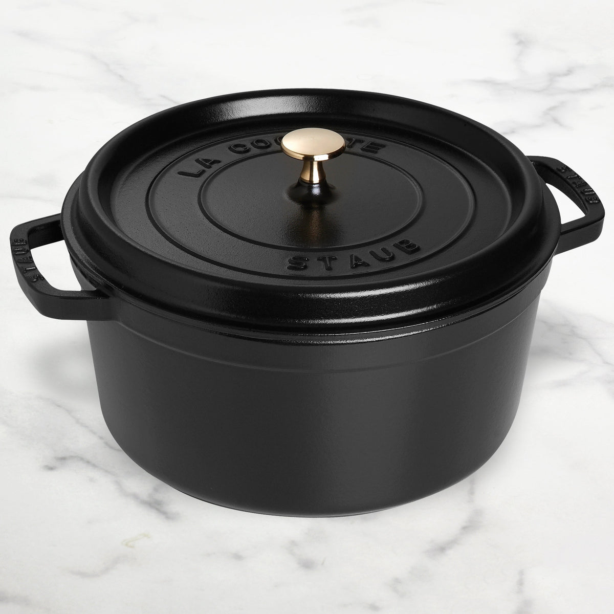 Staub 13.25-quart Matte Black Round Dutch Oven