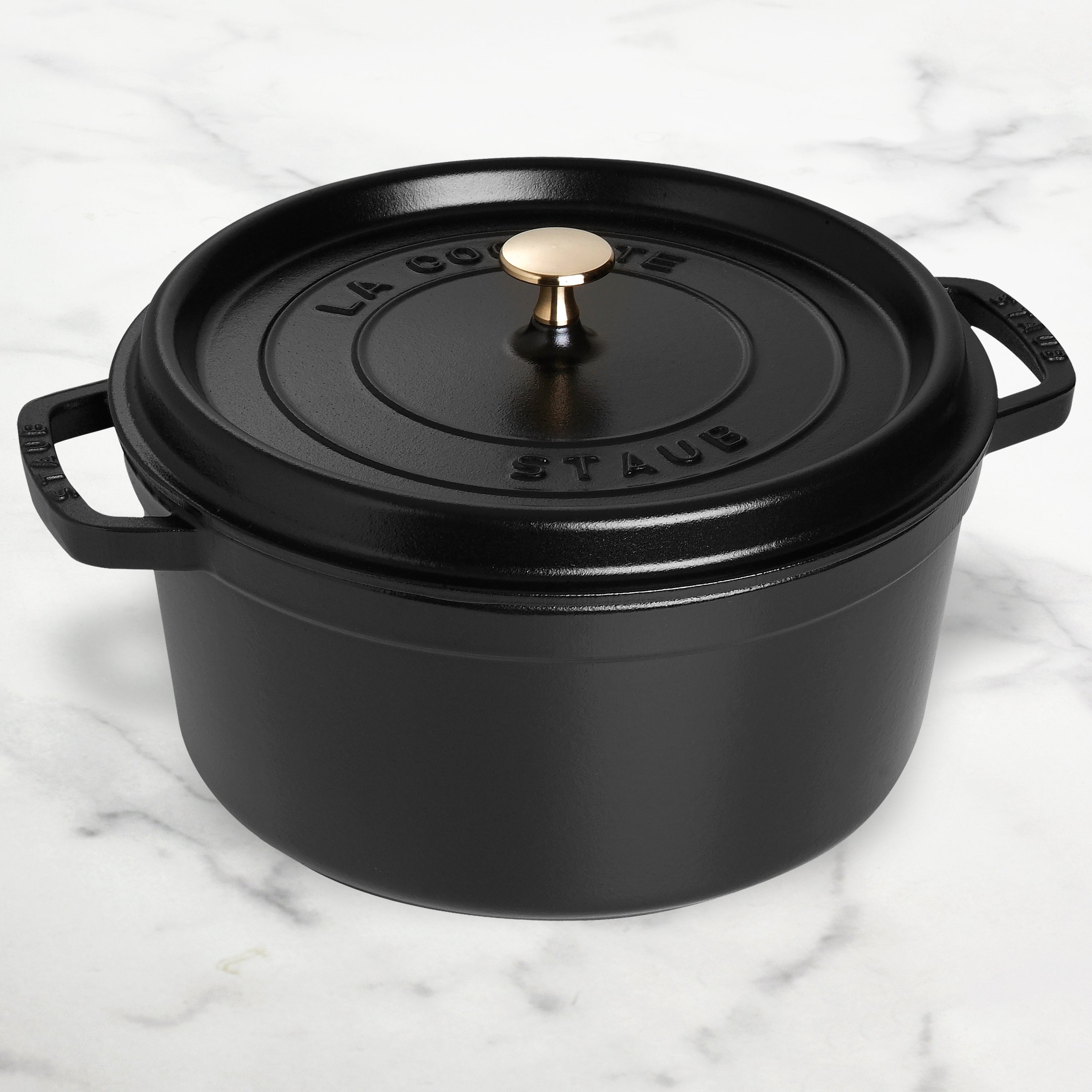 Staub 13.25-quart Matte Black Round Dutch Oven