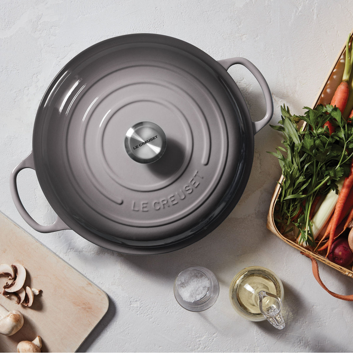 Le Creuset Signature Cast Iron 3.5-quart Oyster Braiser