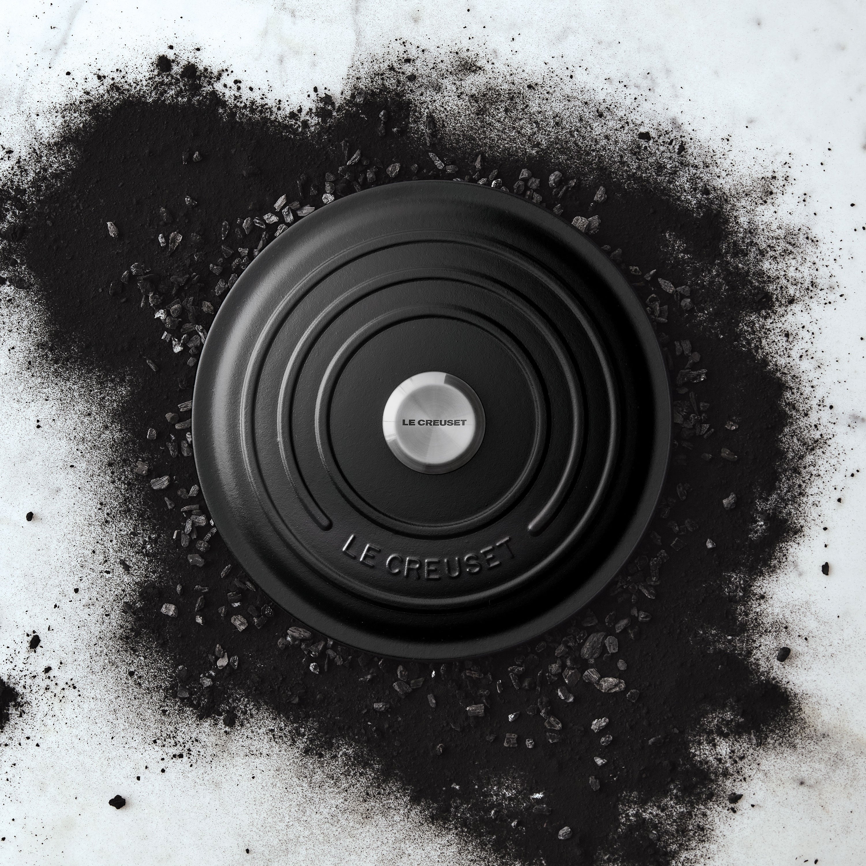 Le Creuset Signature Cast Iron 7.25-quart Licorice Round Dutch Oven