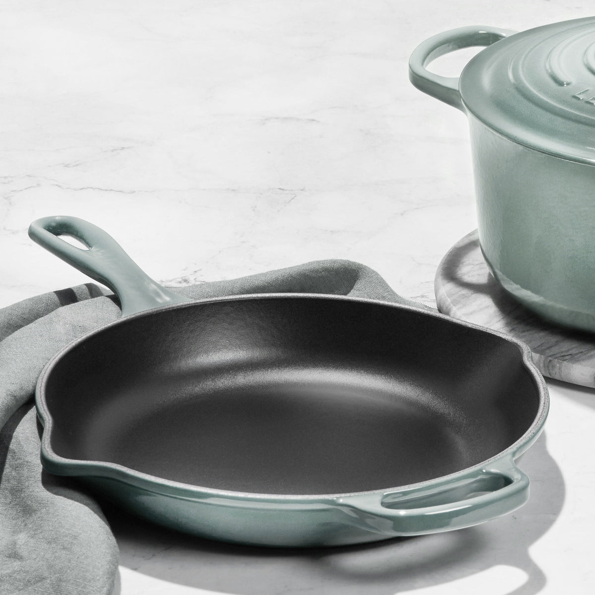 Le Creuset Signature Cast Iron 9" Sea Salt Iron Handle Skillet
