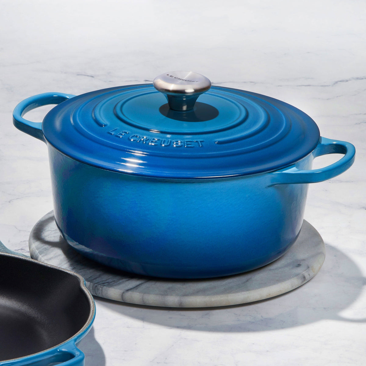 Le Creuset Signature Cast Iron 4.5-quart Marseille Round Dutch Oven