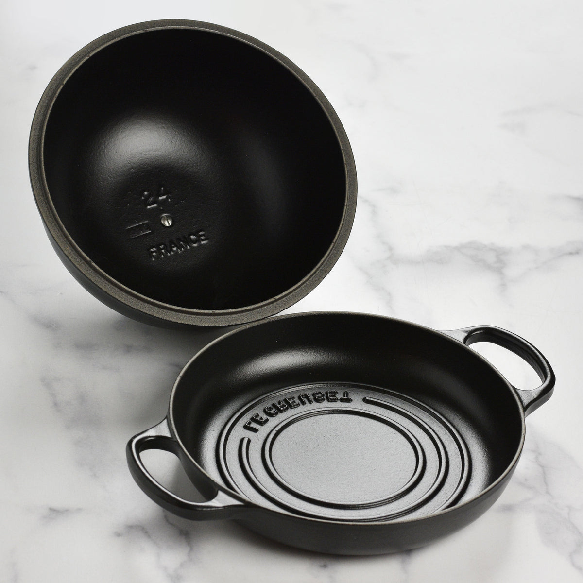 Le Creuset Signature Cast Iron 9.5" Licorice Bread Oven