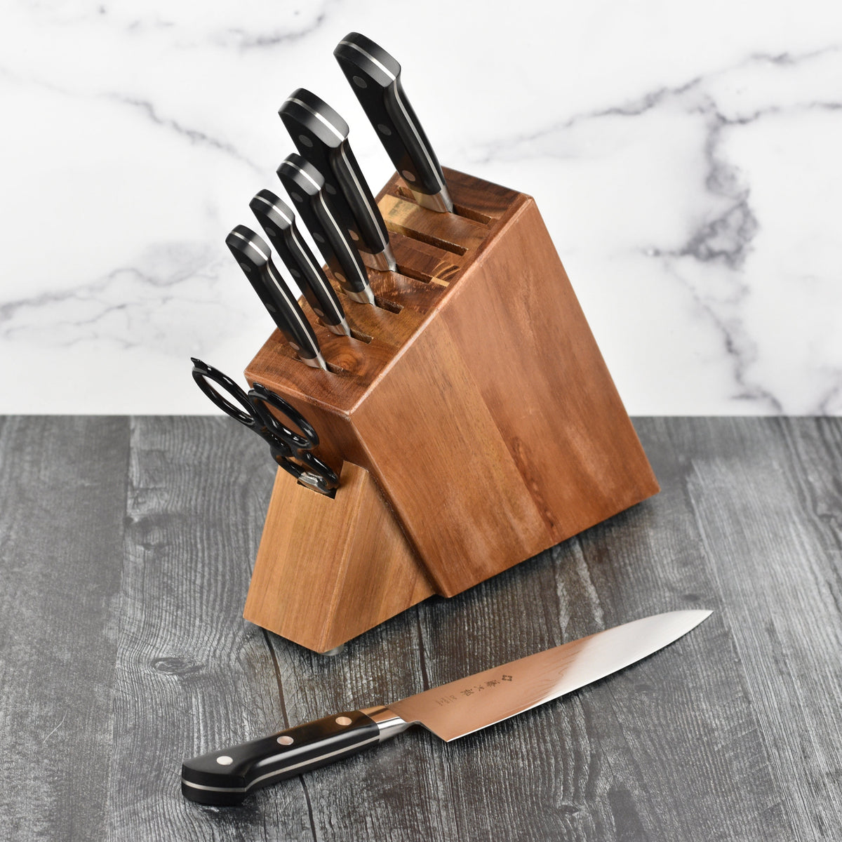 Tojiro Classic Damascus 7" Chef's Knife
