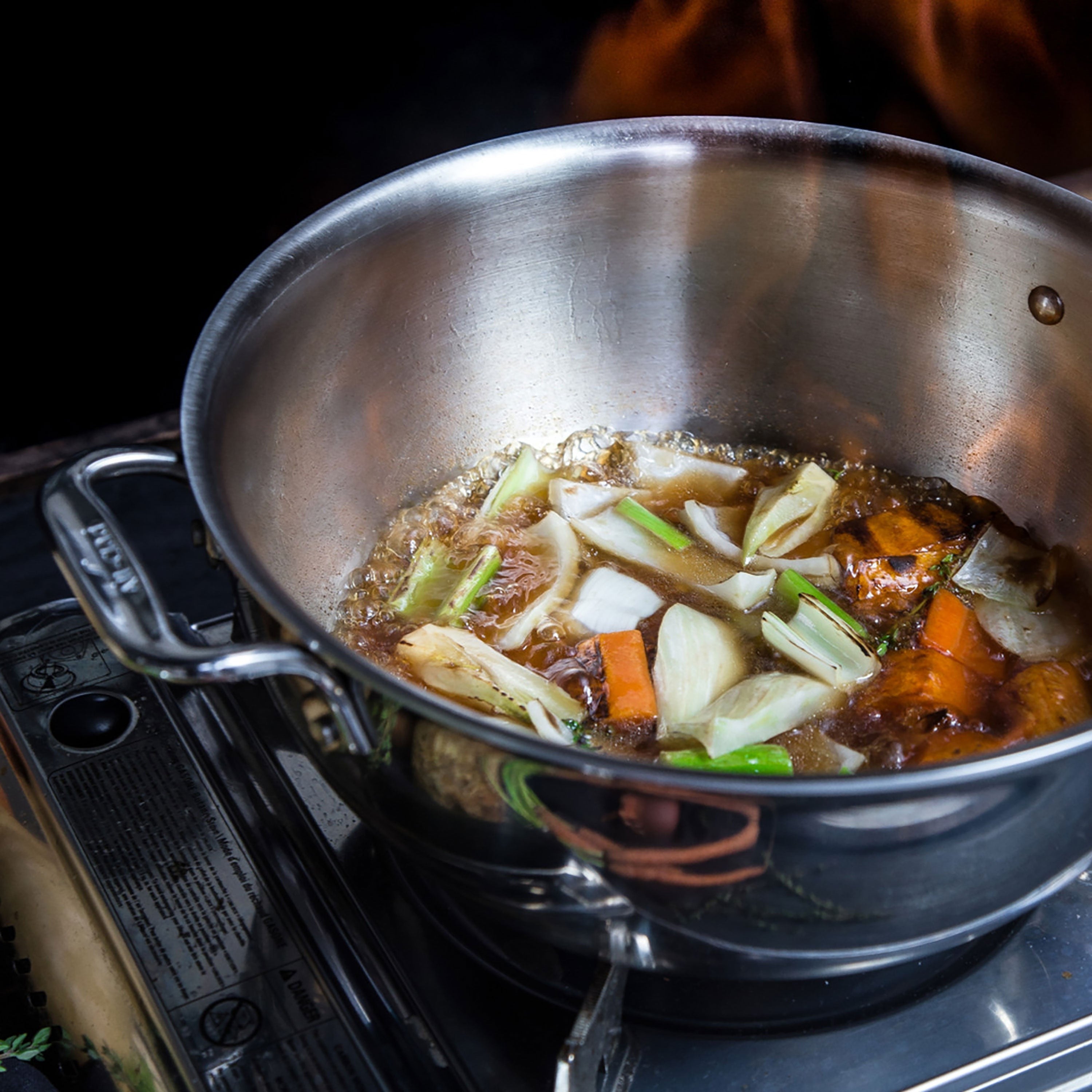 All-Clad d3 Stainless 5.5-quart Dutch Oven