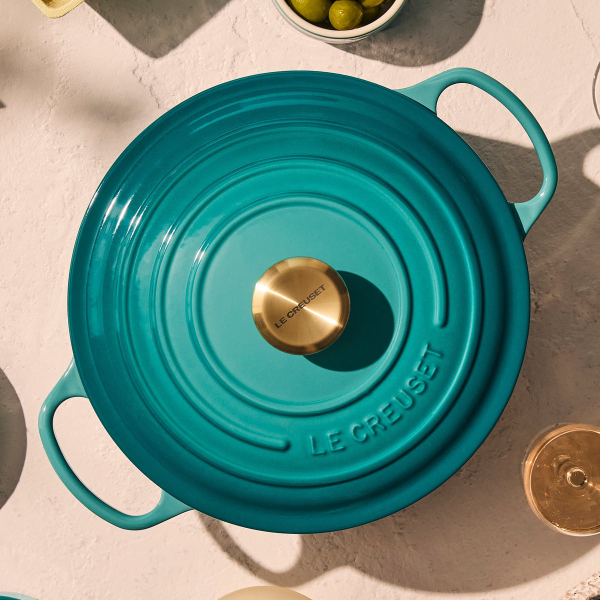 Le Creuset Signature Cast Iron 7.25-quart Bleu Riviera Round Dutch Oven