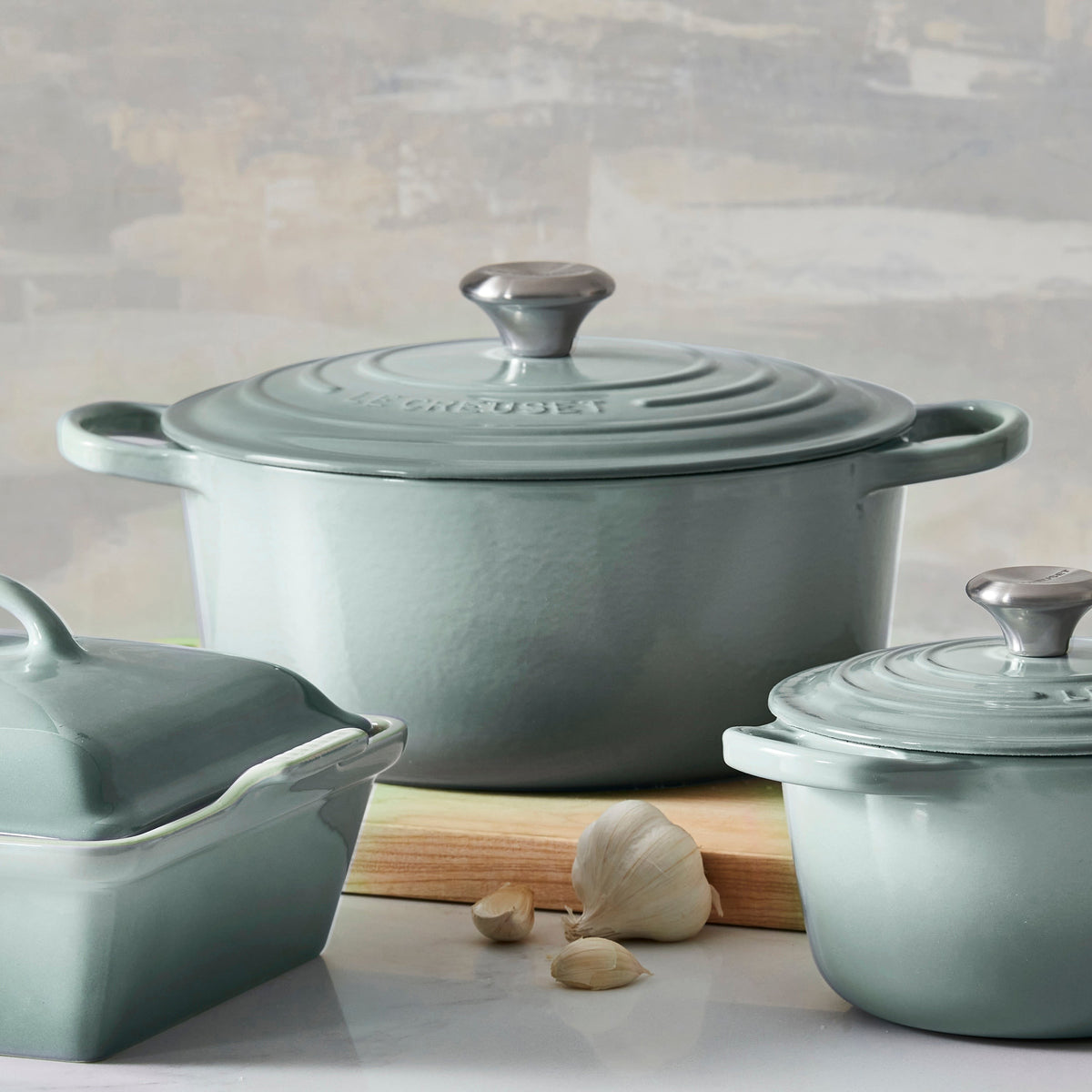 Le Creuset Signature Cast Iron 9-quart Sea Salt Round Dutch Oven