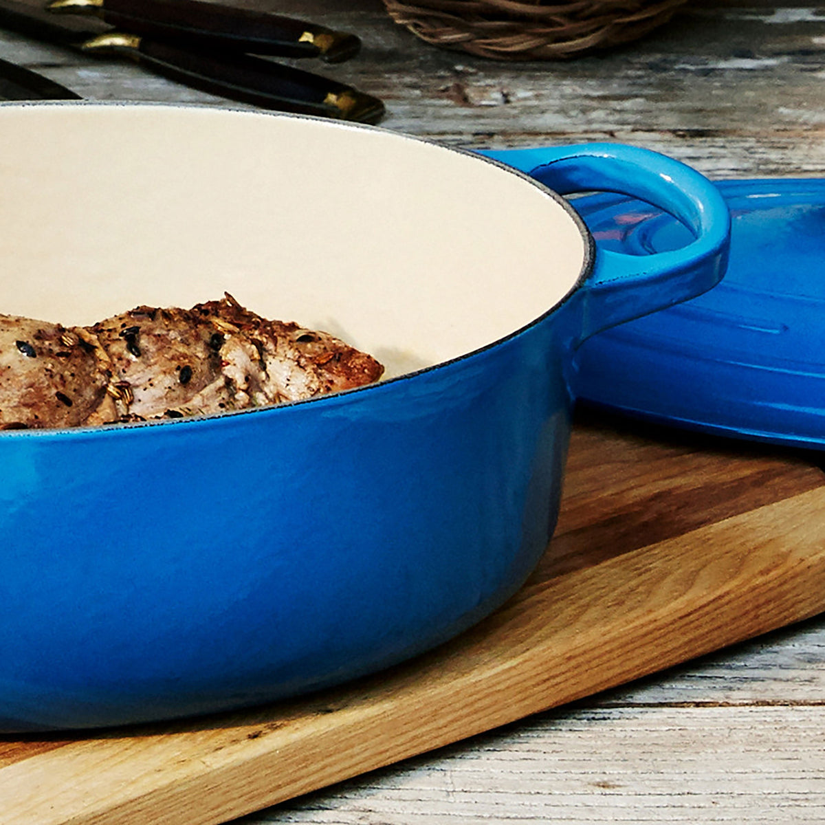 Le Creuset Signature Cast Iron 6.75-quart Marseille Oval Dutch Oven