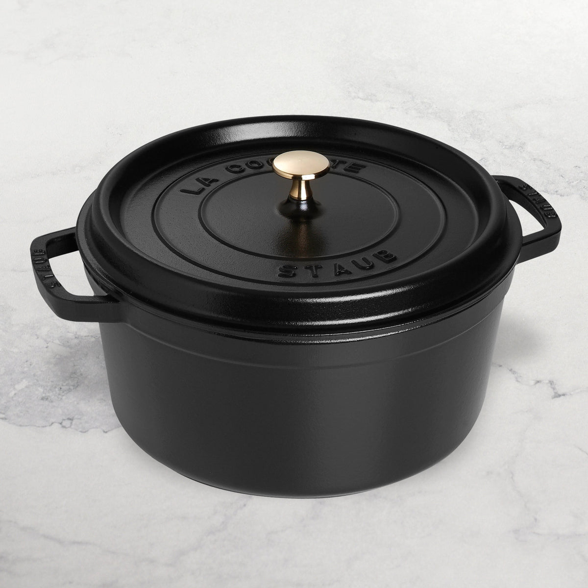 Staub 9-quart Matte Black Round Dutch Oven