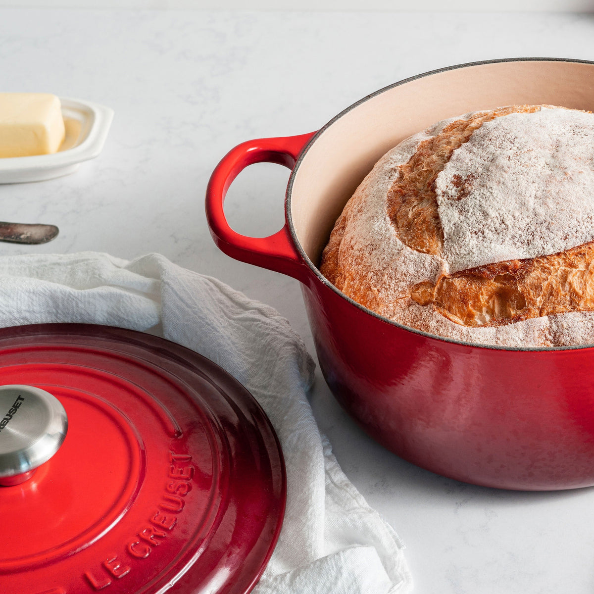 Le Creuset Signature Cast Iron 2-quart Cerise Round Dutch Oven