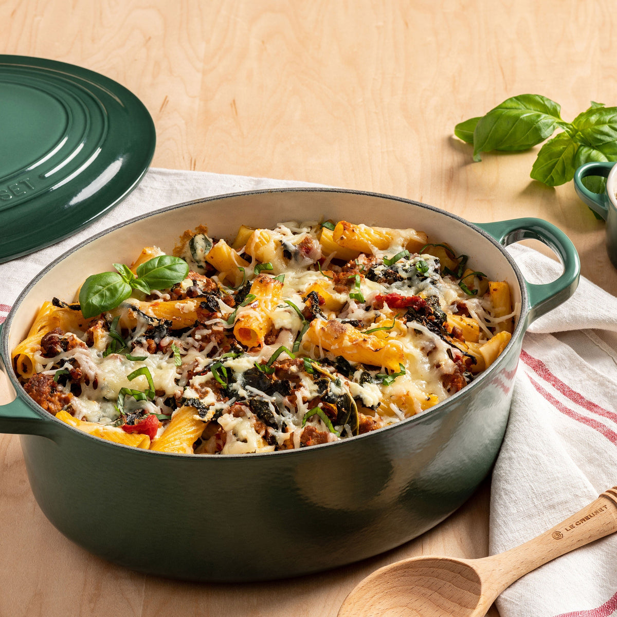Le Creuset Signature Cast Iron 6.75-quart Artichaut Oval Dutch Oven