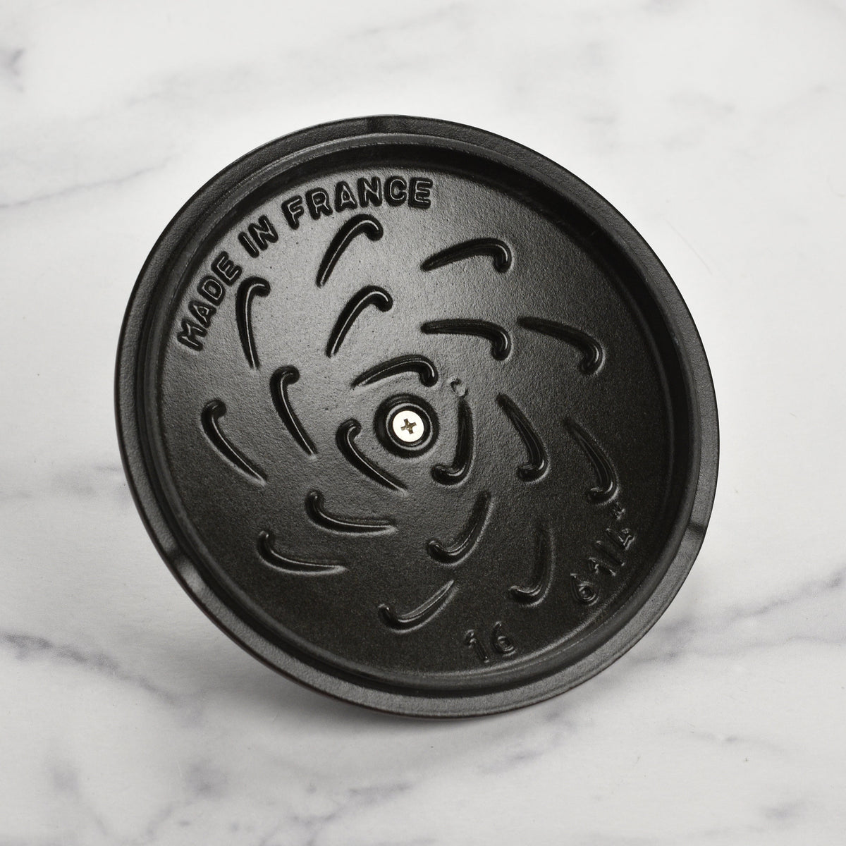 Staub 1.5-quart Grenadine Petite French Oven