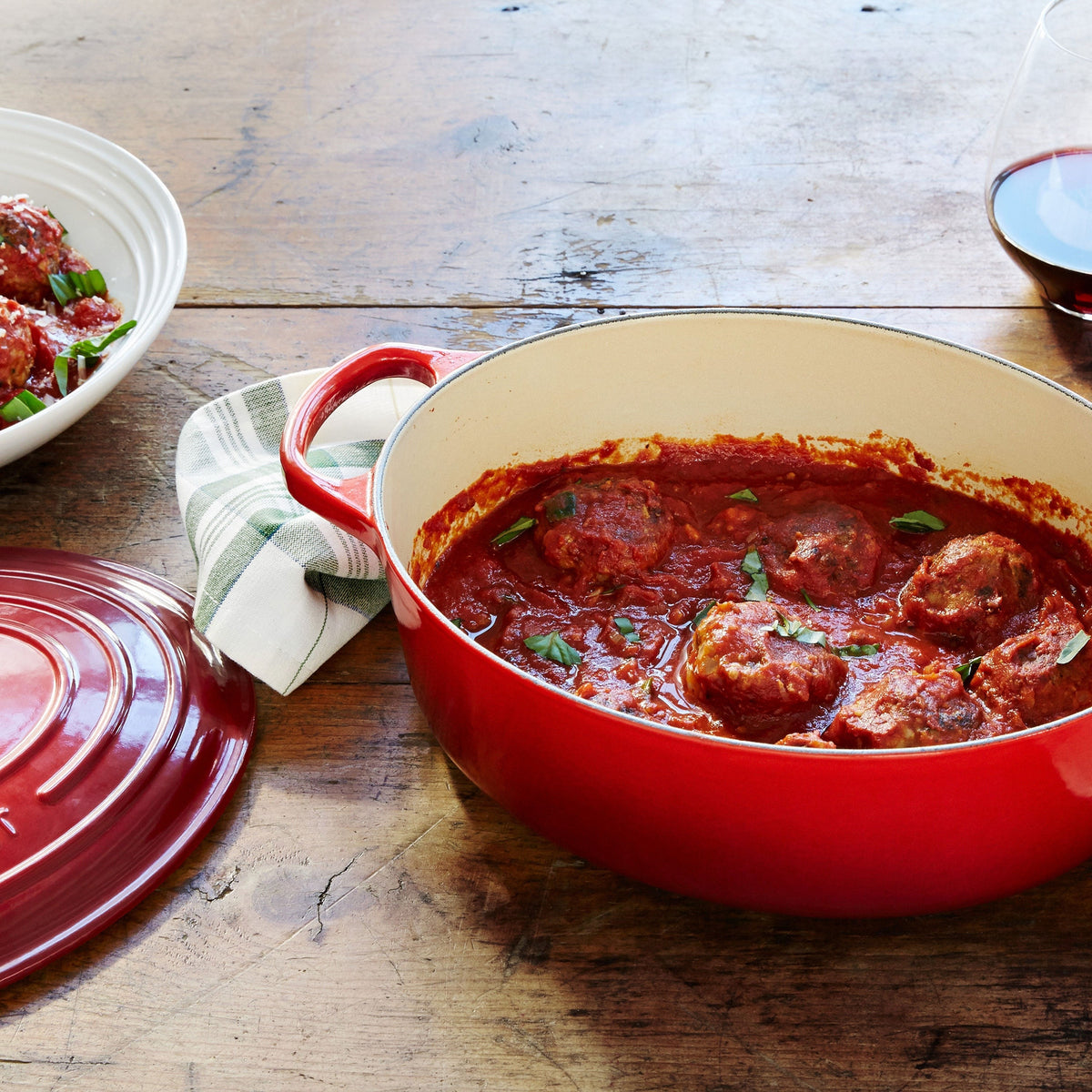 Le Creuset Signature Cast Iron 5-quart Cerise Oval Dutch Oven