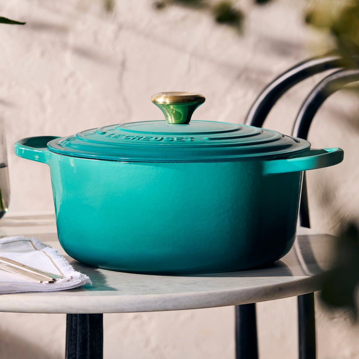 Le Creuset Signature Cast Iron 7.25-quart Bleu Riviera Round Dutch Oven