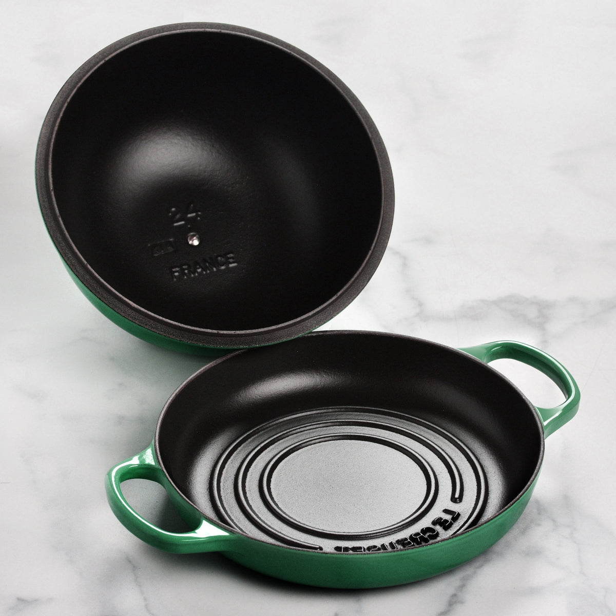 Le Creuset Signature Cast Iron 9.5" Artichaut Bread Oven